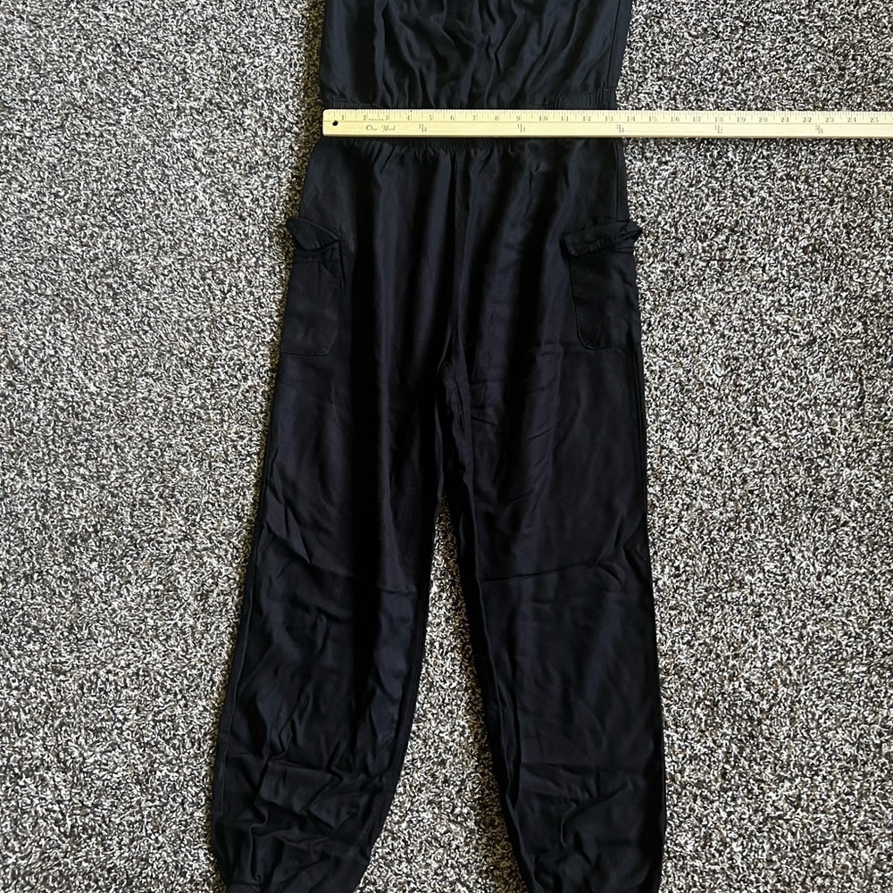 Chic Black Sleeveless Jumpsuit